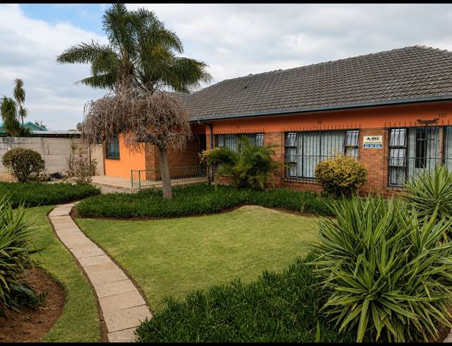 14 BEDROOM HOUSE FOR SALE IN VANDERBIJLPARK SE 7